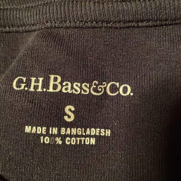 G.H. Bass black size S long-sleeve t-shirt Tee top round neck, 15” pit-pit - Picture 10 of 12